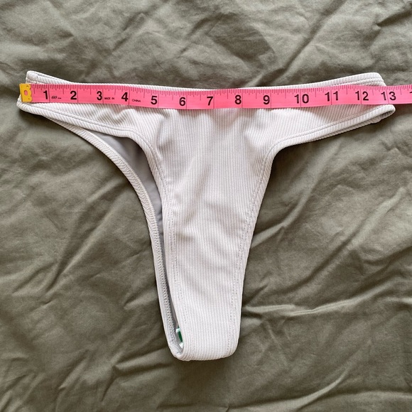 Swimsuit set - Picture 3 of 8